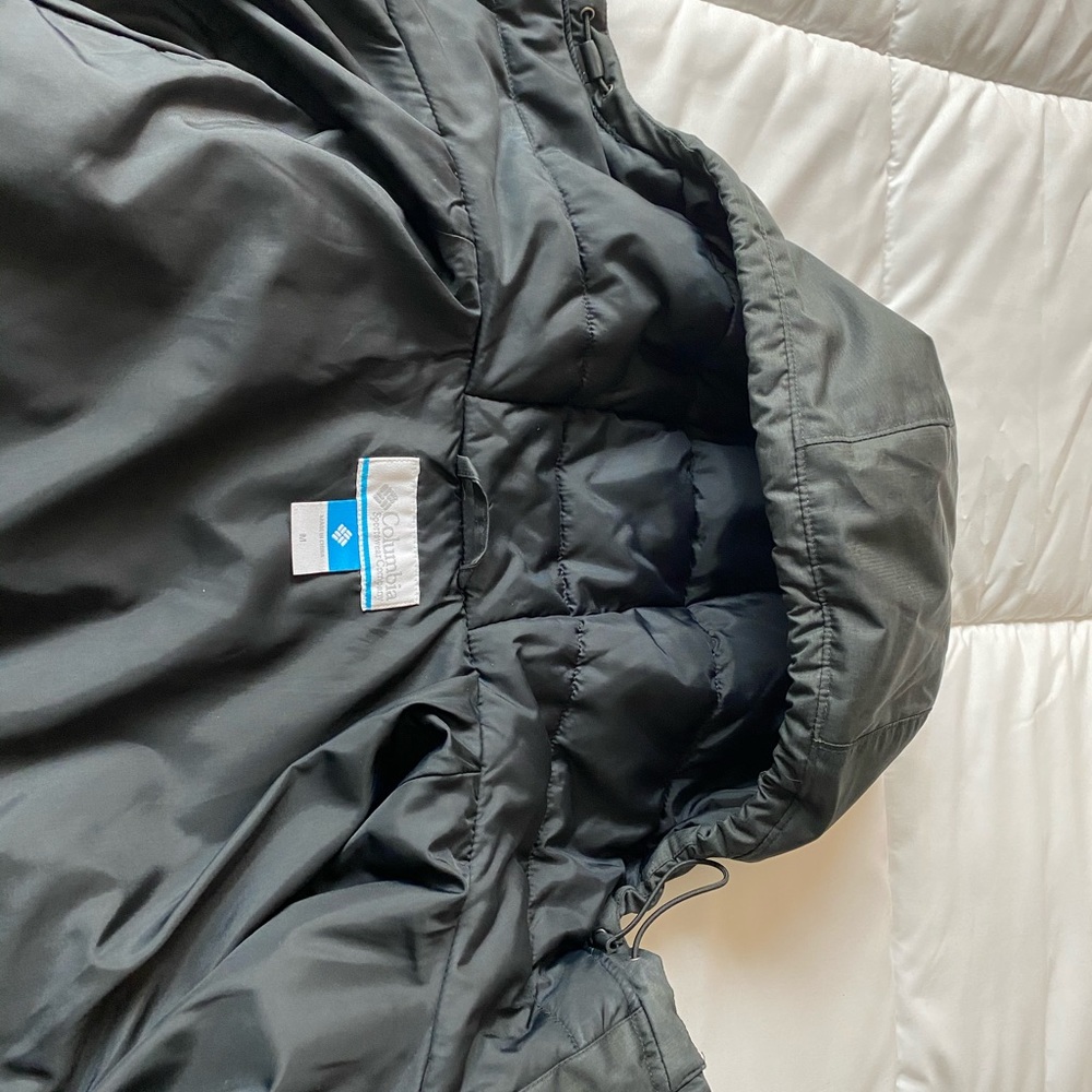 Columbia Puffer Jacket - Picture 6 of 6